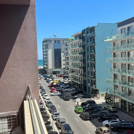 Lotus Near Opera アパート